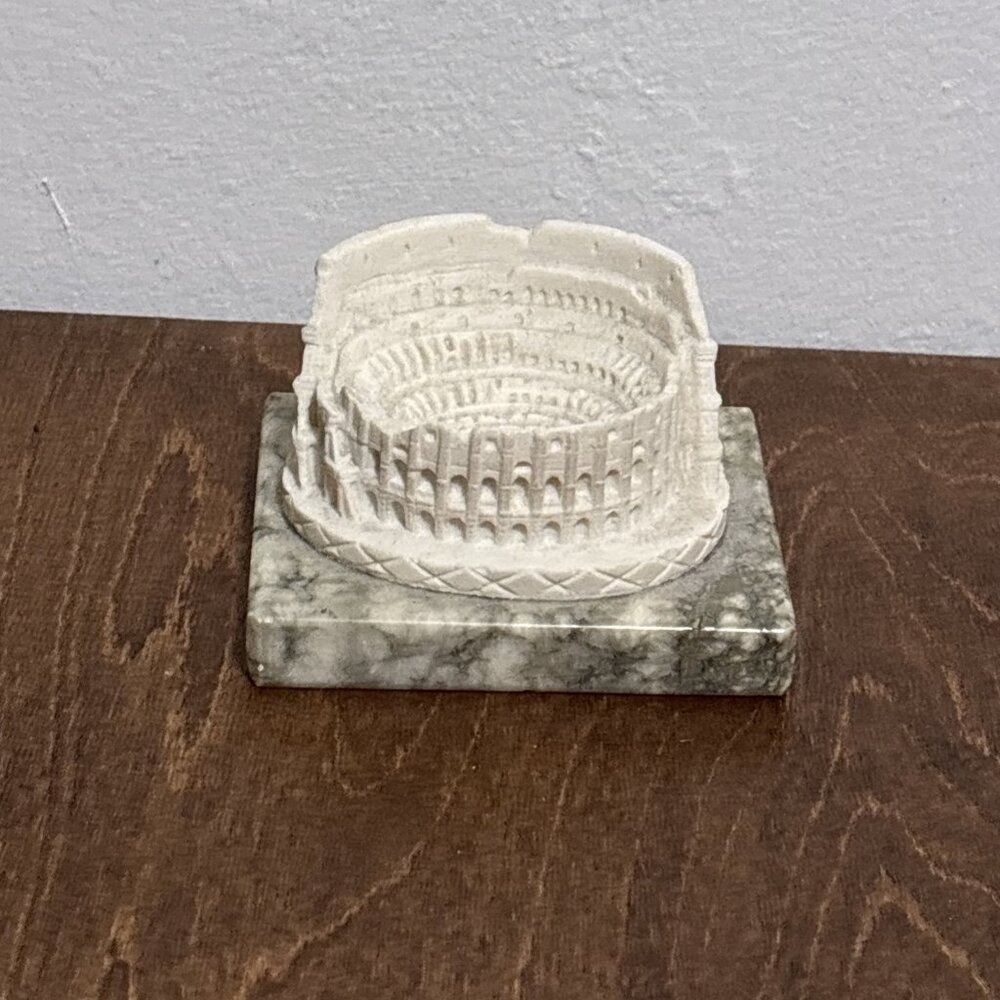Roma souvenir Colosseum Model / Statue Rome Miniature Italy w/base souvenir Rome